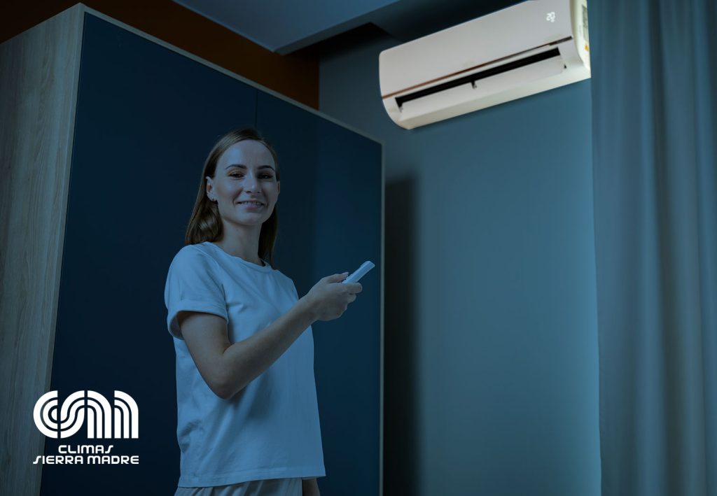 El aire acondicionado a 220V tiene mayor capacidad de enfriamiento.